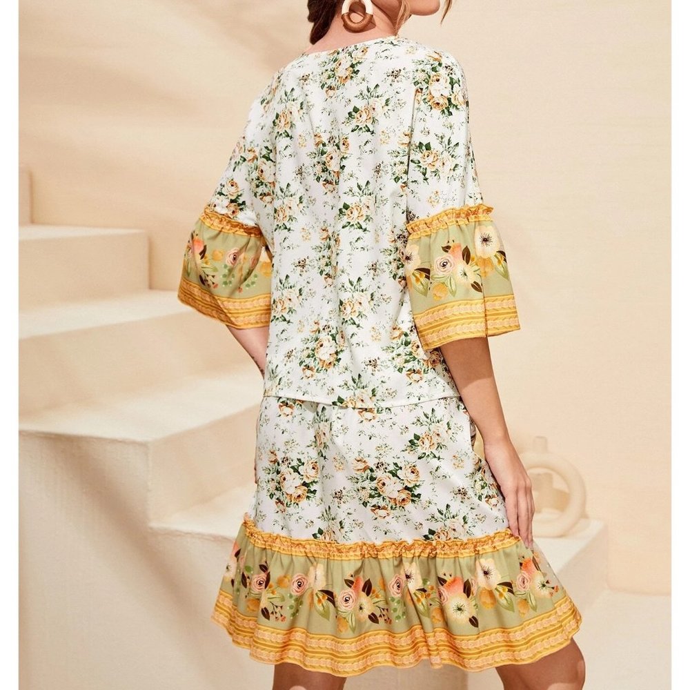 Sale 🎉NEW!! Size 4 Floral Print Top & Skirt Set